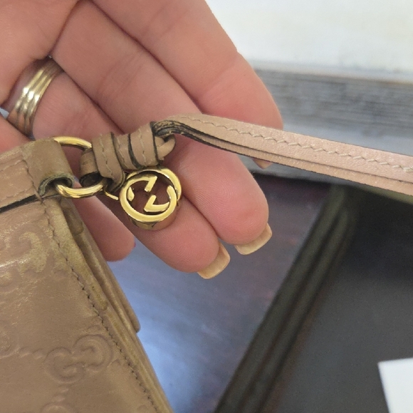 Gucci Light Pink Monogram Wallet with Gold Hardware - Picture 4 of 10
